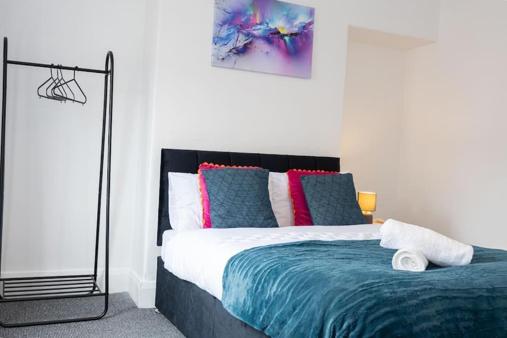 Bright & Modern 3 Bedroom Old Trafford Home Manchester Ngoại thất bức ảnh