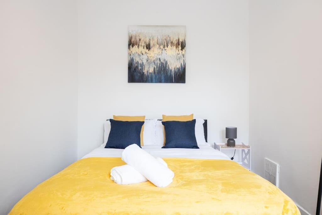 Bright & Modern 3 Bedroom Old Trafford Home Manchester Ngoại thất bức ảnh