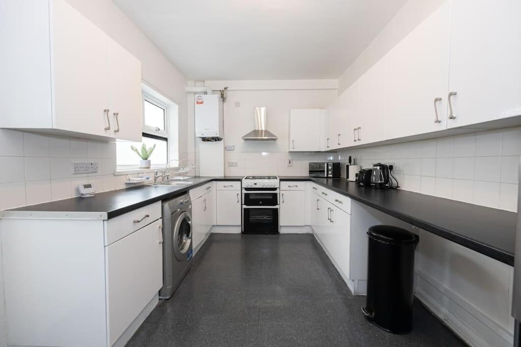 Bright & Modern 3 Bedroom Old Trafford Home Manchester Ngoại thất bức ảnh