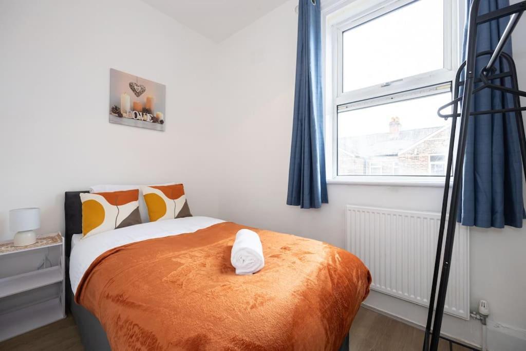 Bright & Modern 3 Bedroom Old Trafford Home Manchester Ngoại thất bức ảnh