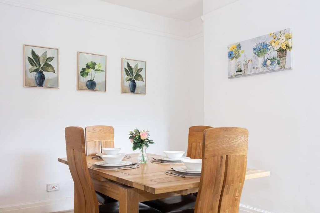 Bright & Modern 3 Bedroom Old Trafford Home Manchester Ngoại thất bức ảnh