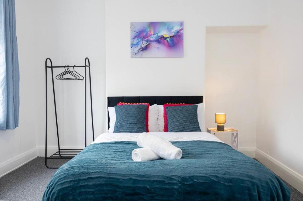 Bright & Modern 3 Bedroom Old Trafford Home Manchester Ngoại thất bức ảnh